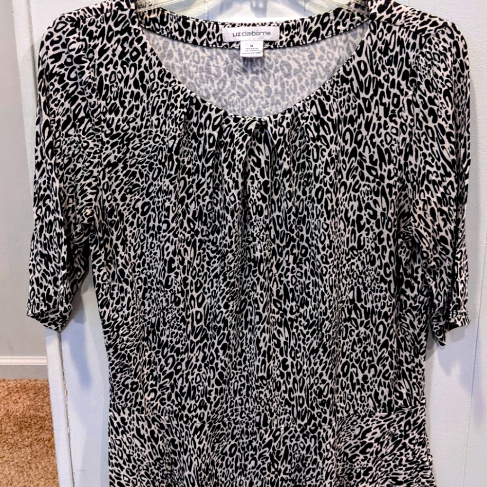 Liz Claiborne Animal Print jersey knit top